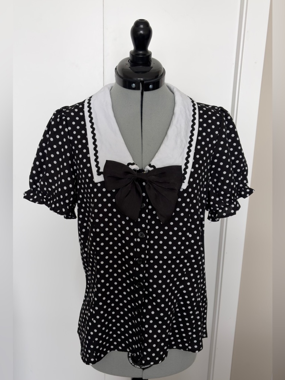 Hell Bunny Polka dot blouse with removable bow size xs